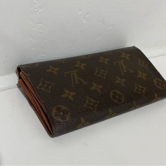 Louis Vuitton Brown Monogram Wallet - Picture 4 of 9